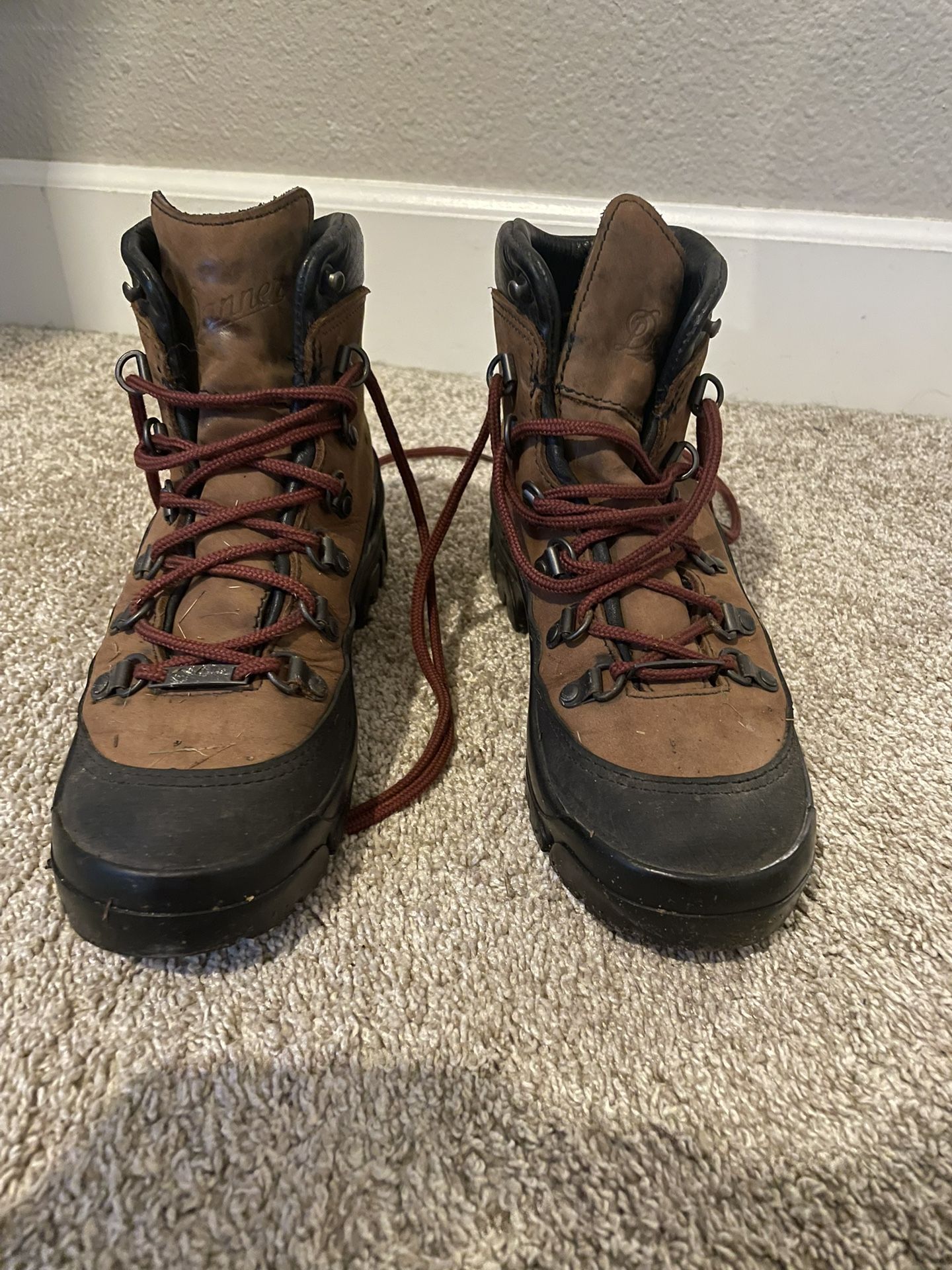 Women’s Hiking boots size 6.5