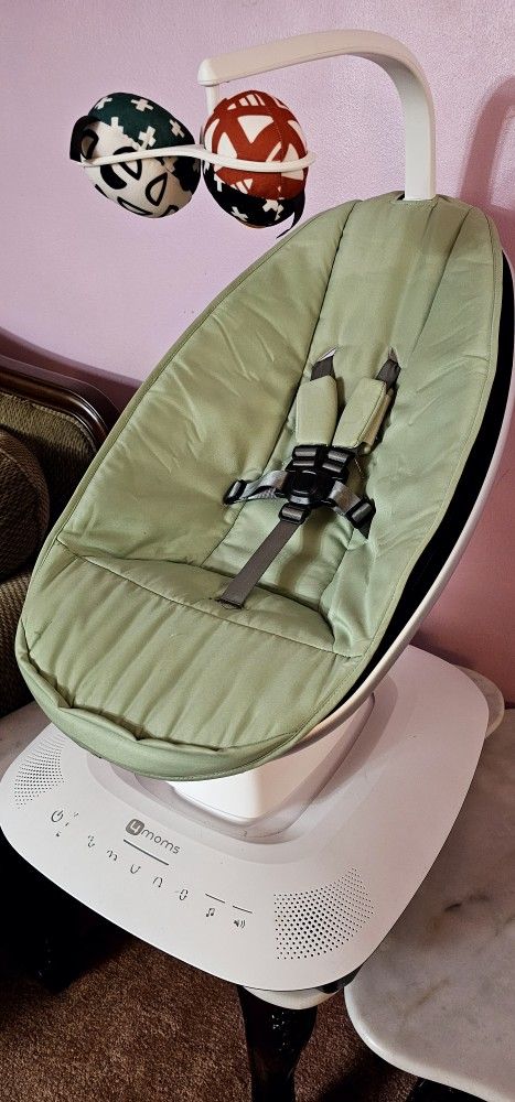 4moms mamaRoo multi-motion baby swing
