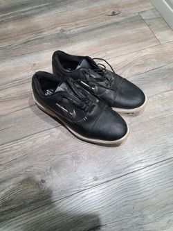Size 10 Nike Golf Shoes