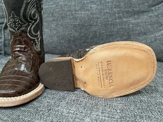 Toddler boots.