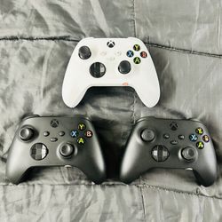 Xbox Wireless Gaming Controller Black Color Play on Xbox, Windows, Android, iOS, VR Headset $40/ea