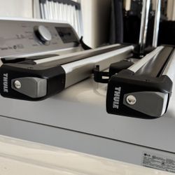 THULE SNOWBOARD RACKS