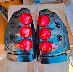 02-09 GMC Envoy Tail Lights Taillights Luces Traseras