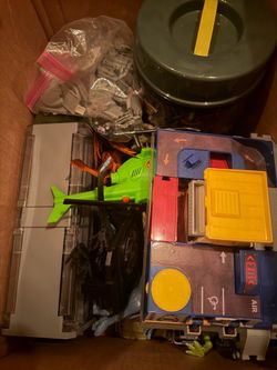 Army men and trucks