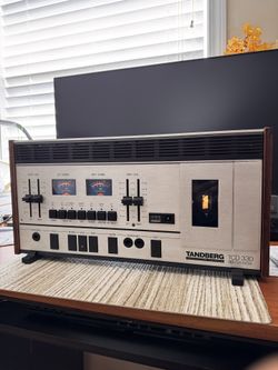 Tandberg TCD 330 cassette deck