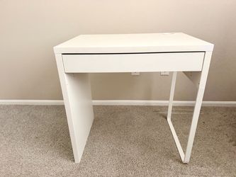 IKEA MICKE Desk