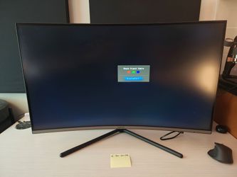 Curved 4k 32" Monitor - Samsung UR59