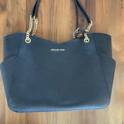 Black Michael Kors Shoulder Bag