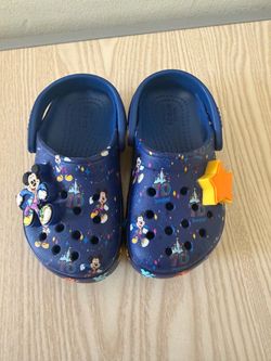 Disneyland Mickey Mouse light up crocs Disneyland Mickey Mouse light up crocs