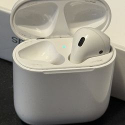 Apple AirPod Earbud RIGHT EARBUD ONLY!!!