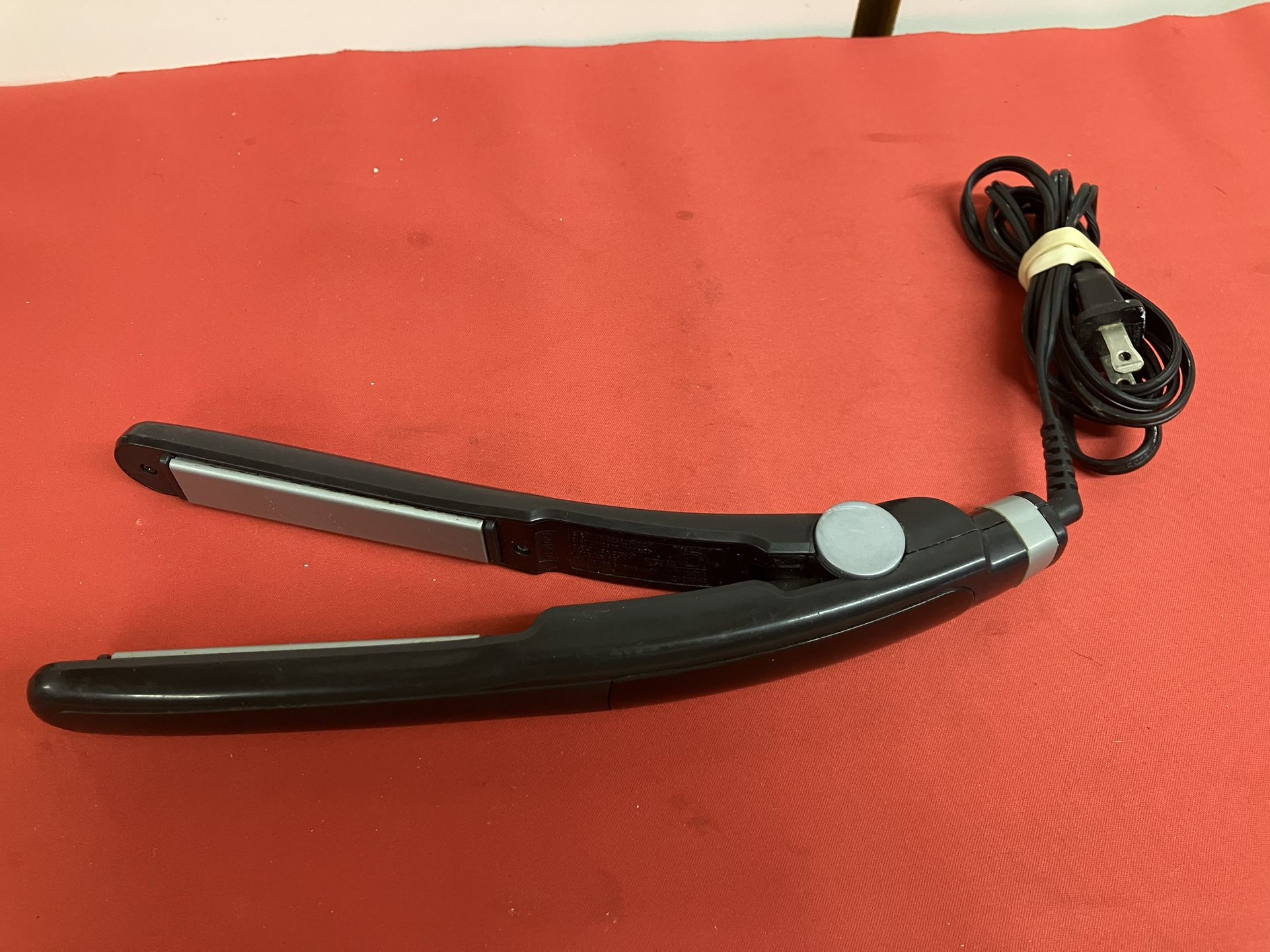 Conair 3/4” Ceramic Hair Straightener Flatiron