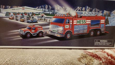 2005 Hess Emergency Truck w/ Rescue Vehicle Sound Lights Ladder Searchlights