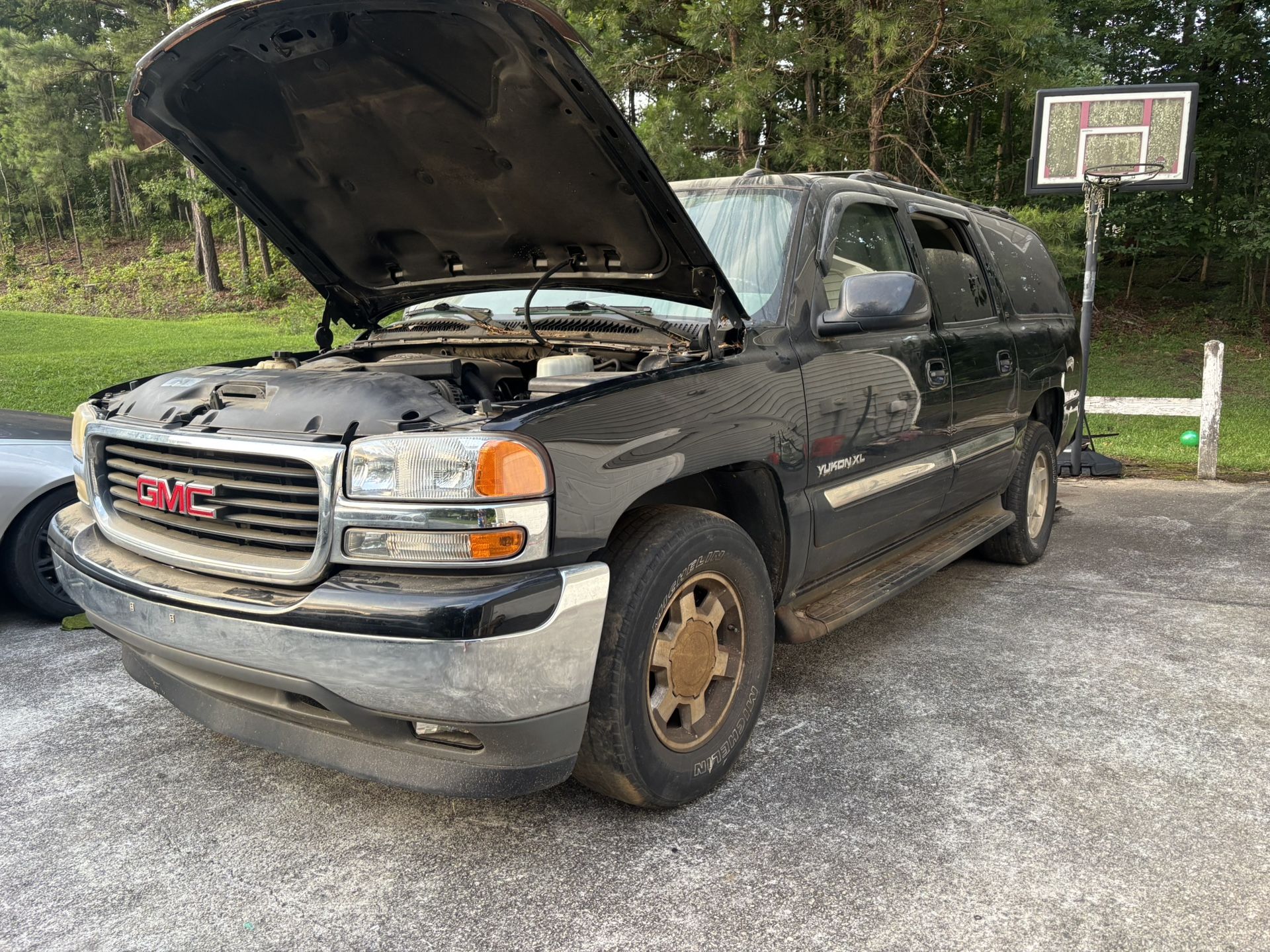 05 Yukon Xl Parts Or Whole