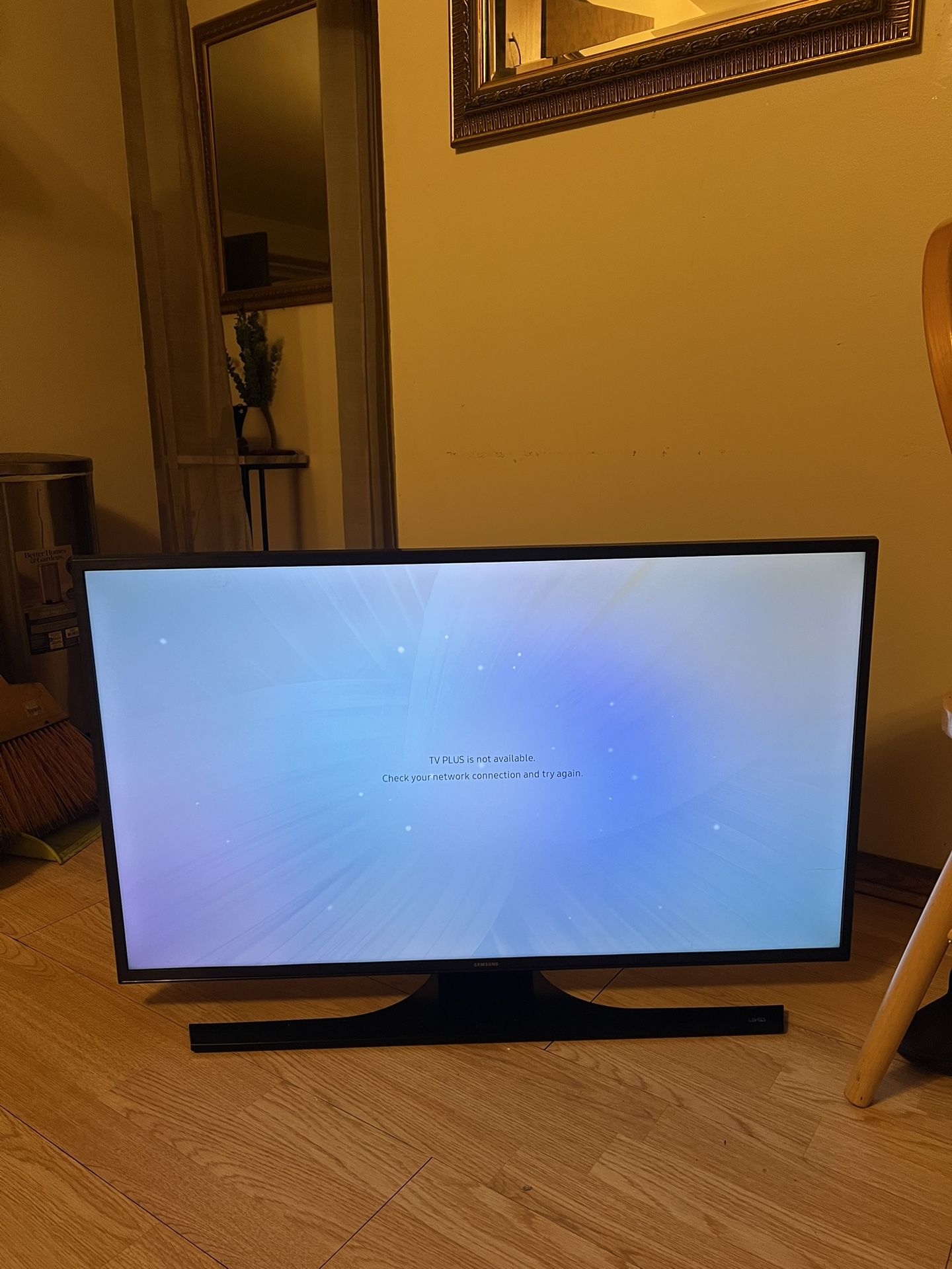Samsung 6 Series UN40MU6300 40" 2160p UHD LED LCD Internet TV