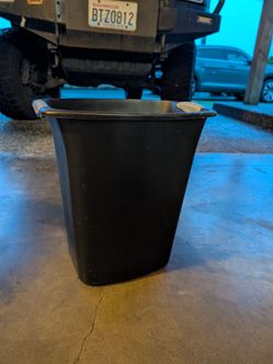 Free! Little black garbage can - Everett, wa