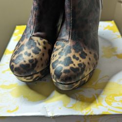 BRAND NEW Woman's Shoes ONLY $29 