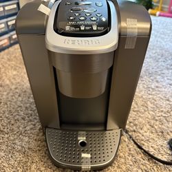 BRAND NEW Keurig K-Elite Single Serve Coffee Maker & Keurig Carousel