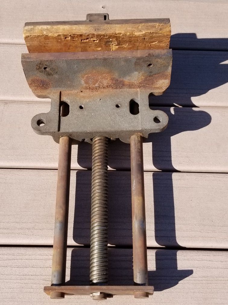 Columbian Vintage 9 RD Woodworking Vise