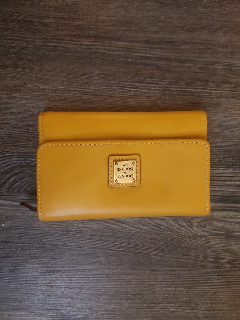 Dooney &Bourke Wallet
