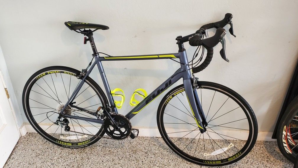 2018 fuji roubaix 1.5 sale
