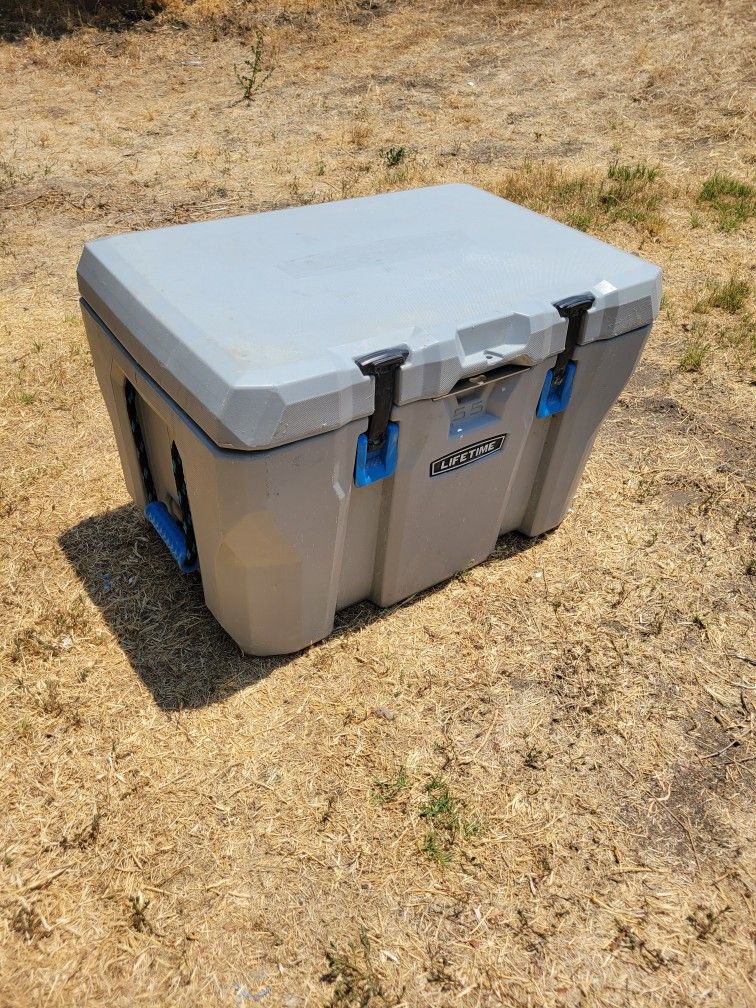 Ice Chest Cooler