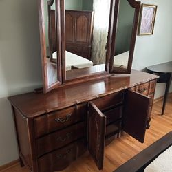 Vintage Dresser Set & Mirror 