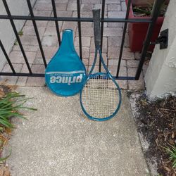 Tennis racquet