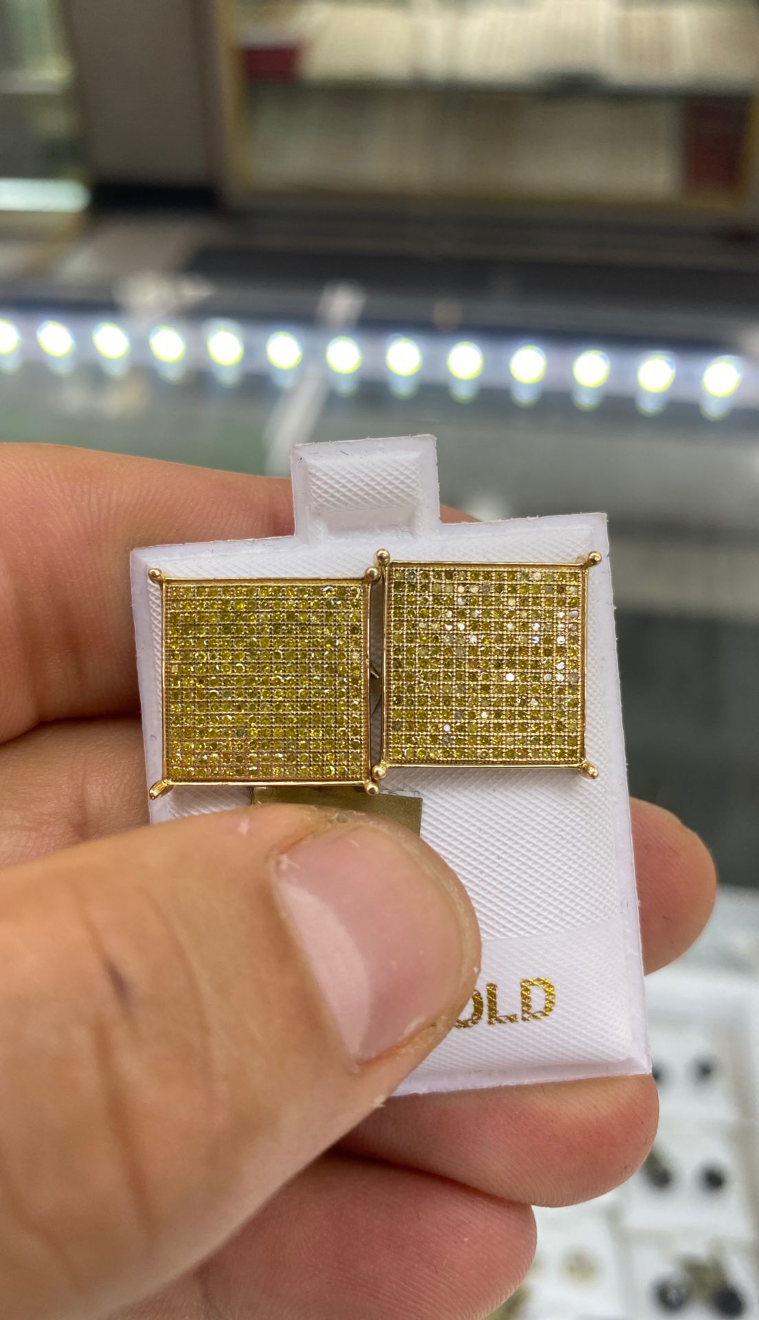 Canary Diamond Earrings 1.10Ct