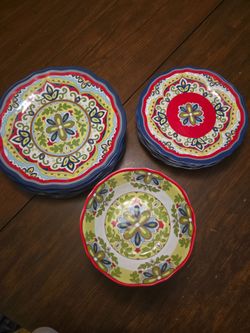 Colorful Medallion Dinnerware Set – Plates and Bowl