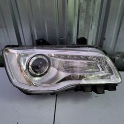 2015 to 2022 CRYSLER 300 HEADLIGHT HALOGEN 
