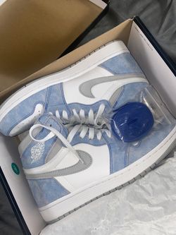 Air Jordan 1 Retro High OG Hyper Royal Size 8.5