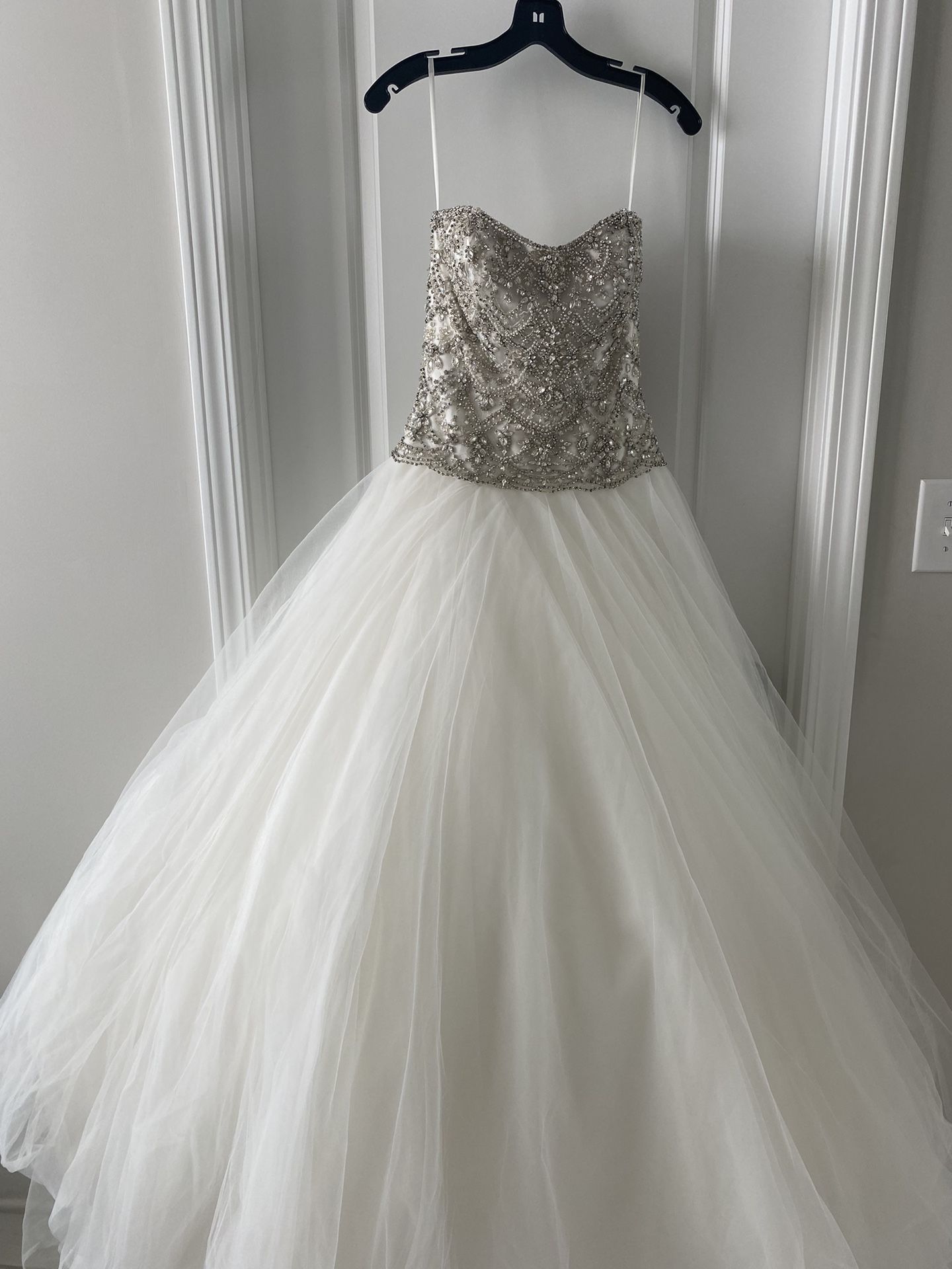 Wedding Dress/ Wedding Gown
