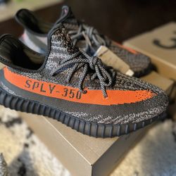 Yeezy Boost 350 V2 - Men Size 9 1/2 - New