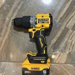 Dewalt XR Hammer Drill  With 5.0battery 