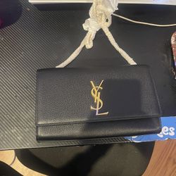 KATE MEDIUM IN GRAIN DE POUDRE EMBOSSED LEATHER