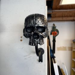 Skull Motorcycle Helmet Wall Mount – Route 66 Design – Heavy Duty