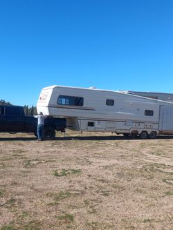 G R,ua, Trailas Carros 