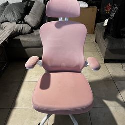 OFFICE / GAMING CHAIR