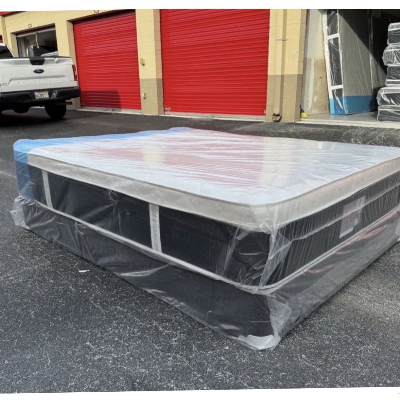 NEW Mattress Queen Size Plush Pillowtop With Box Spring // Offer 🚚