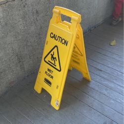 Wet Floor Plastic Sign Piso Mojado