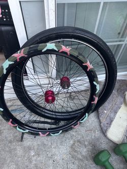 Se bike  rims with tires 29 inches