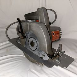 Black & Decker  1 HP  7 1/4" Circular Saw,  9.0 AMP 120 Volts 