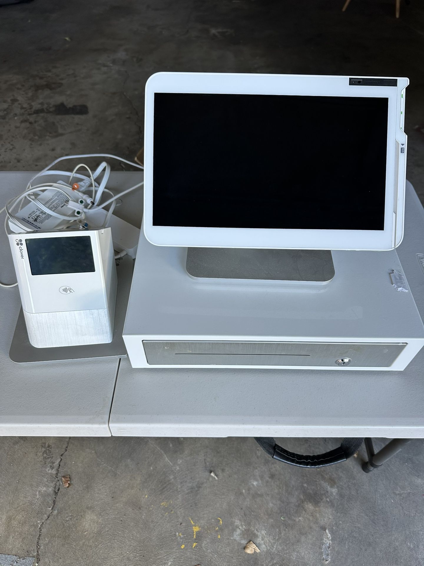 Clover Station 2.0 POS system for businesses C500