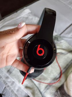 BEATS SOLO