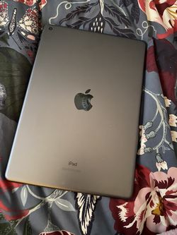 iPad 7 And Apple Pencil
