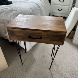 Nightstand / entry table