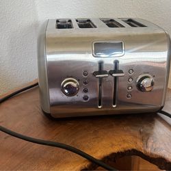 KitchenAid 120V Digital Toaster With Bagel Option
