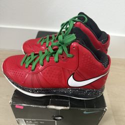 Nike Air LeBron 8 V/2 Christmas Sz 9.5