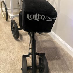 Knee Scooter with Plush Seat Cover