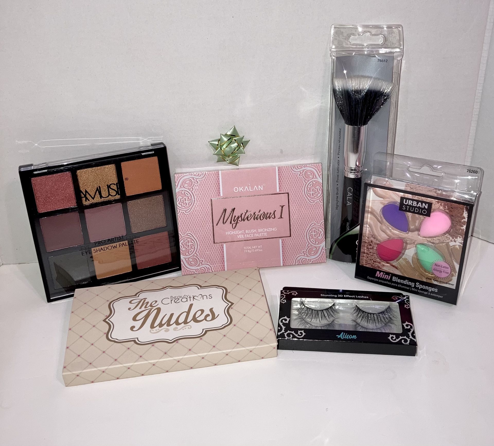 Holiday Makeup and Cosmetics Xmas Gift Set